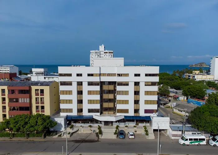 Hotel Axis Inn By Geh Suites Santa Marta 