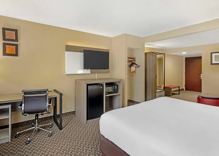 Comfort Inn & Suites Carneys Point - Pennsville