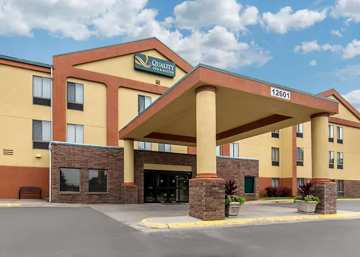 Quality Inn & Suites Lenexa Kansas City