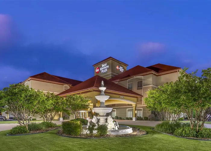 Best Western Plus Monica Royale Inn & Suites