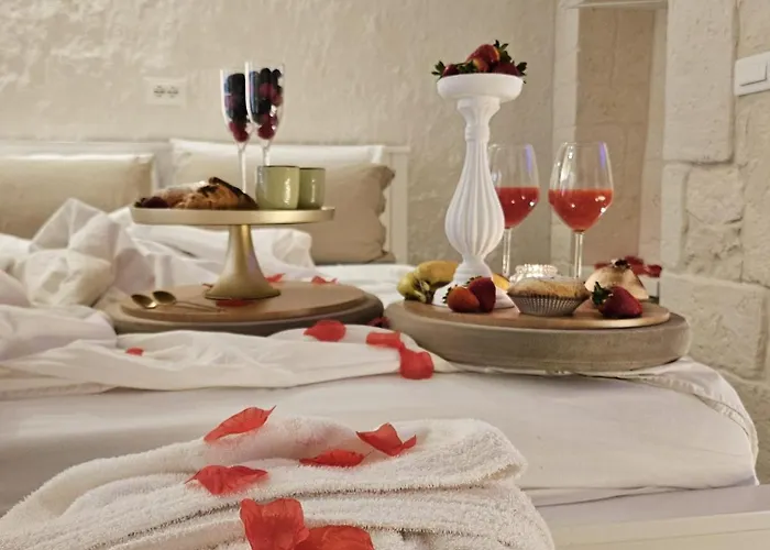 Romantic Suite With Private Jacuzzi Malely Suite Martina Franca