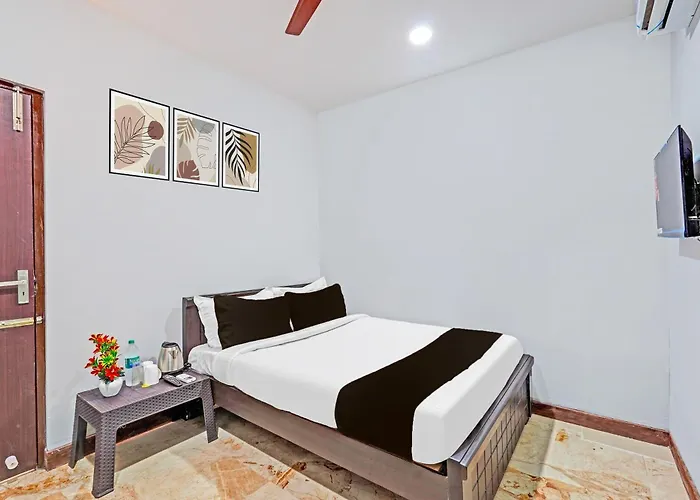 Super Hotel O Sholinganallur Near Anjaneya Temple