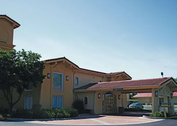 La Quinta Inn By Wyndham Kansas City Lenexa