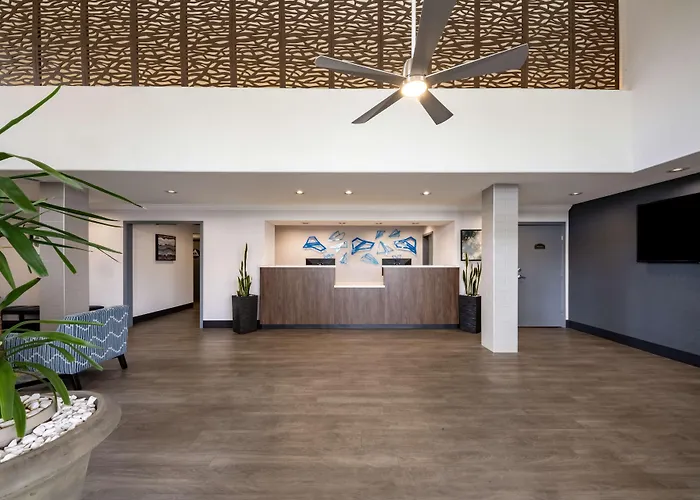 Best Western Inn & Suites Lemoore
