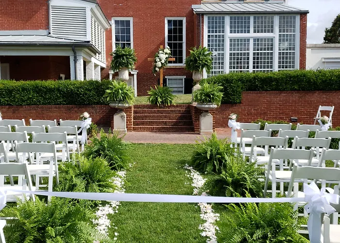 Berry Hill Hotel South Boston