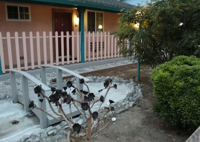 Riverside Inn & Suites Santa Cruz