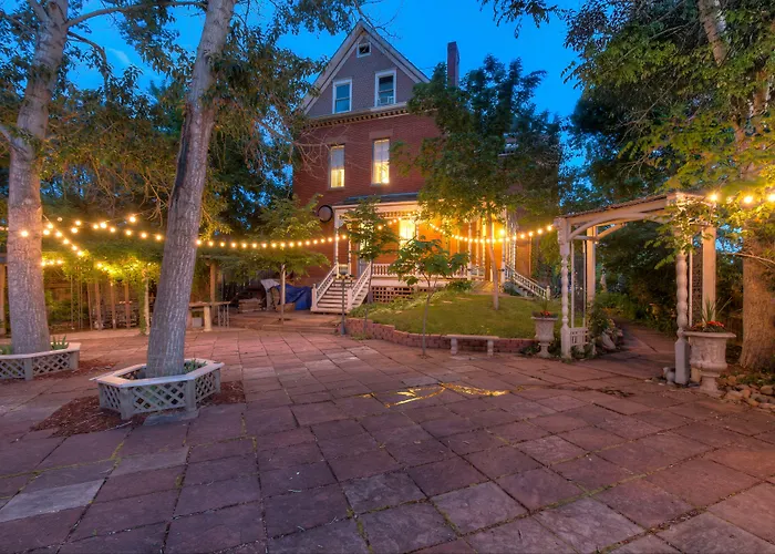Lumber Baron Inn And Gardens