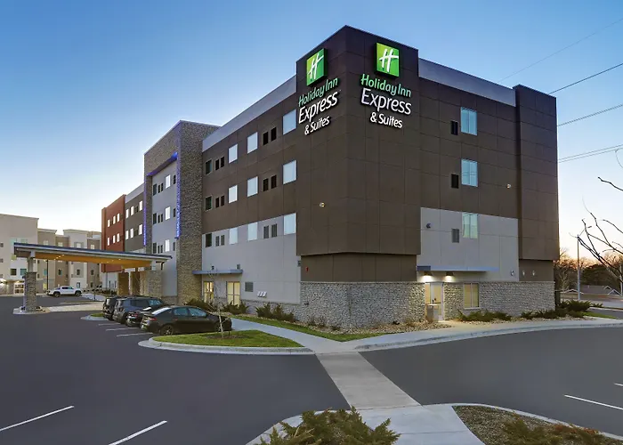 Holiday Inn Express & Suites - Lenexa - Overland Park Area By Ihg