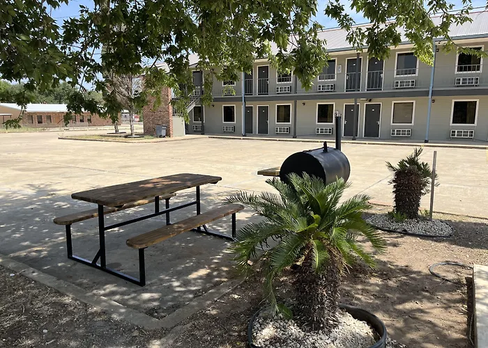 Coachway Inn Luling