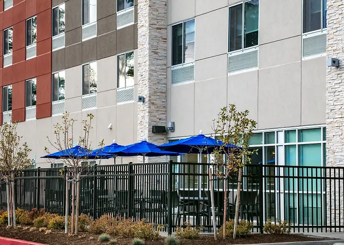 Holiday Inn Express & Suites - Bend South By Ihg