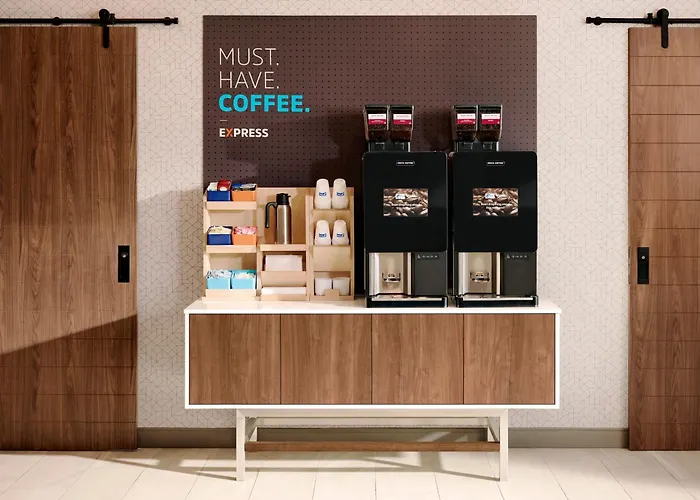 Holiday Inn Express & Suites - Fayetteville South By Ihg