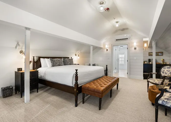 The Davenport Inn