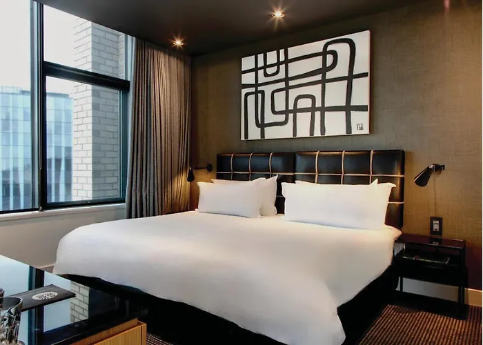 Century City Hotel Urban Square