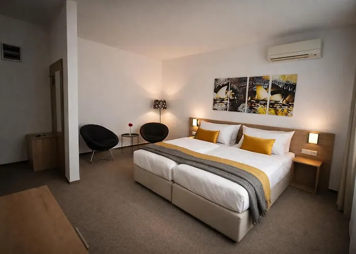 Hotel Kapitol Most