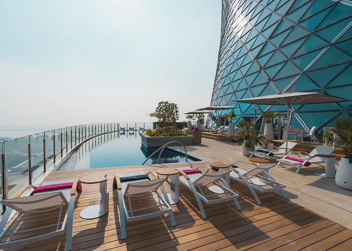 Andaz Capital Gate Abu Dhabi, By Hyatt Hotel