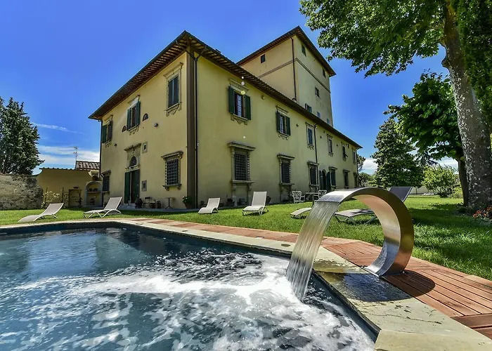 Torre Dei Lari Residenza D'Epoca Bed and Breakfast Florence