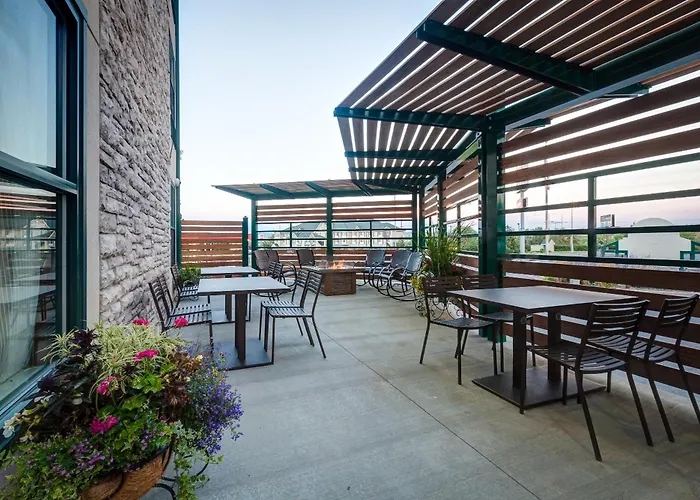 Boothill Inn And Suites