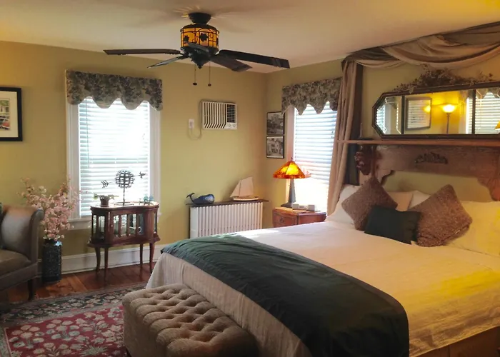 The Stirling House Waterfront Inn Greenport