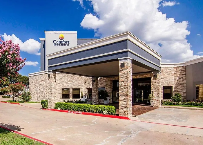 Comfort Inn & Suites Plano East